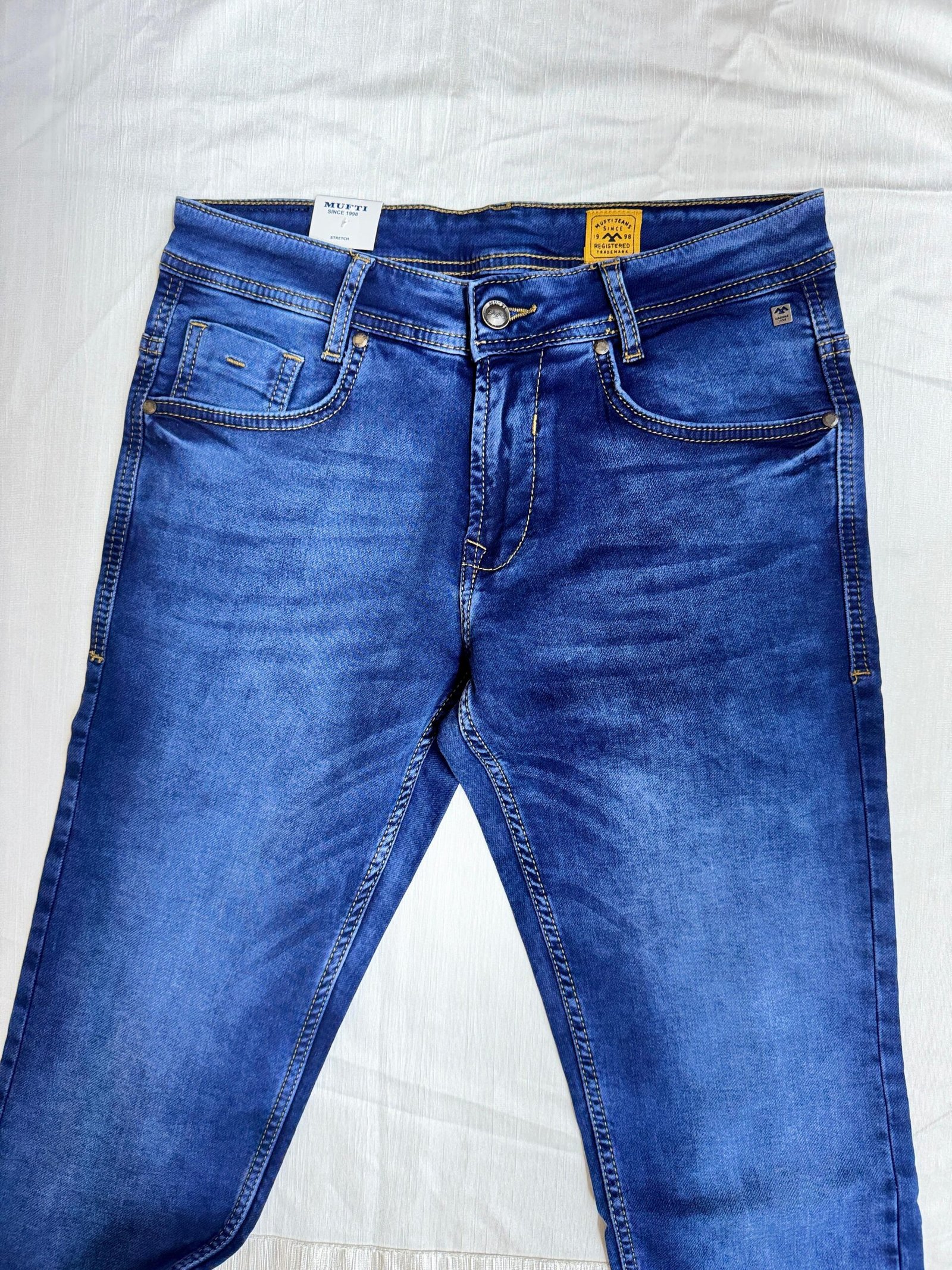 Men Comfort Fit Jeans
